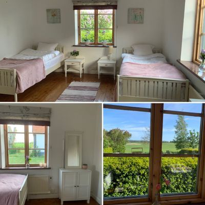 Sovrum på nedanvåningen i huset