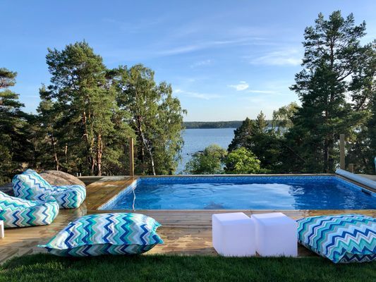 Idylliskt i skärgården med slående utsikt och pool - Bild 12