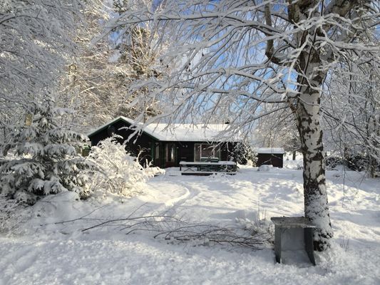 Hyr denna stuga i Blidö på 90 m². 6-8 sängplatser. 8 000 - 13 000 kr per vecka. Se bilder och tillgänglighet här.