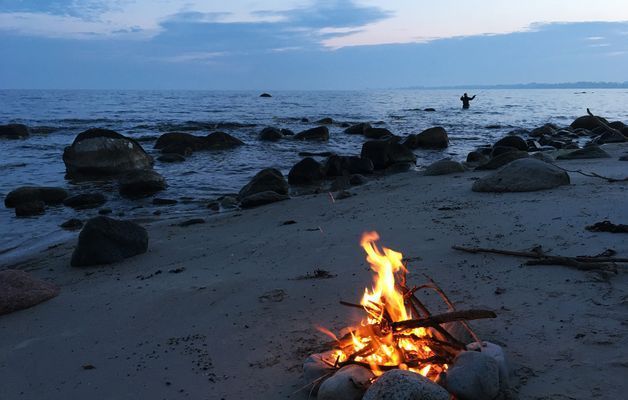 Kringbyggd korsvirkesgård nära havet - Bild 19