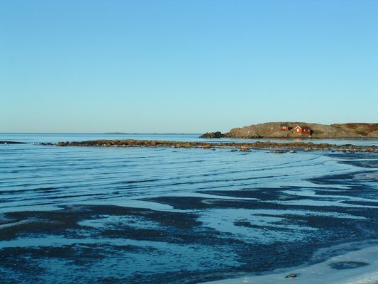 Charmig, äldre stuga i lantligt läge nära havet. - Bild 15