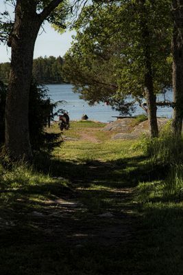 Till brygga, strand och båthus med låsbar förvaring