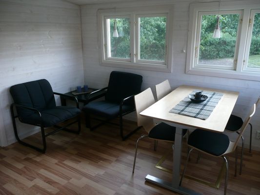 Hyr denna stuga i Hällevik på 27 m². 4 sängplatser. Från 4 000 kr per vecka. Se bilder och tillgänglighet här.