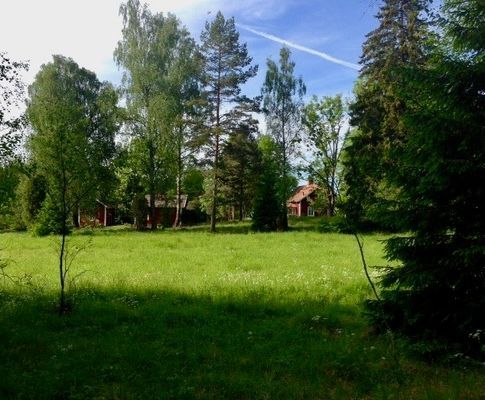 Gammal gård i Sörmlands skogsbygd