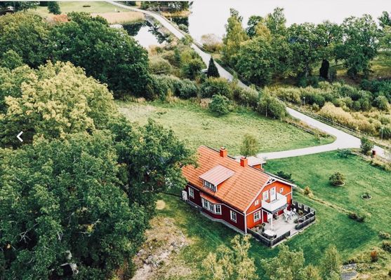 Villa med egen brygga vid Båven