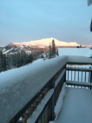 Hyr denna stuga i Åre på 94 m². 10 sängplatser. 16 000 - 25 000 kr per vecka. Se bilder och tillgänglighet här.