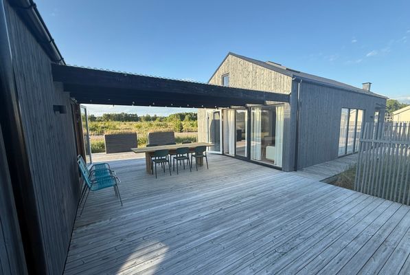 Hyr denna stuga i Skummeslövsstrand på 75 m². 5 sängplatser. 8 000 - 11 000 kr per vecka. Se bilder och tillgänglighet här.