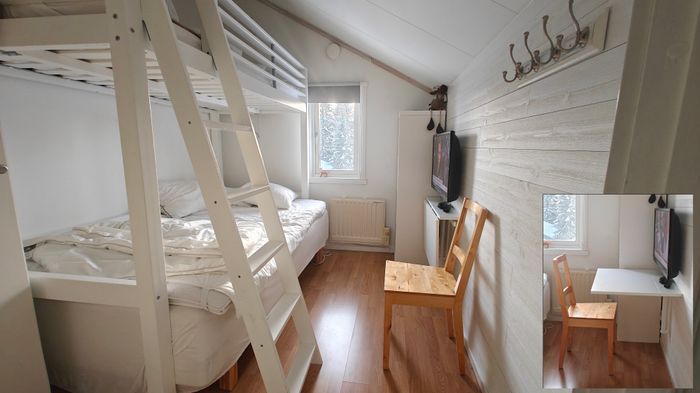 Sovrum uppe med uppfällbart skrivbord