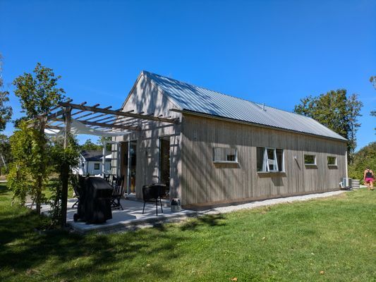Bild 3 på Exklusivt på södra Gotland – Två hus med pool