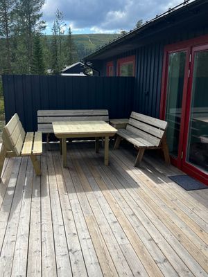 Hyr denna stuga i Fjätervålen på 80 m². 5-8 sängplatser. Från 6 400 kr per vecka. Se bilder och tillgänglighet här.