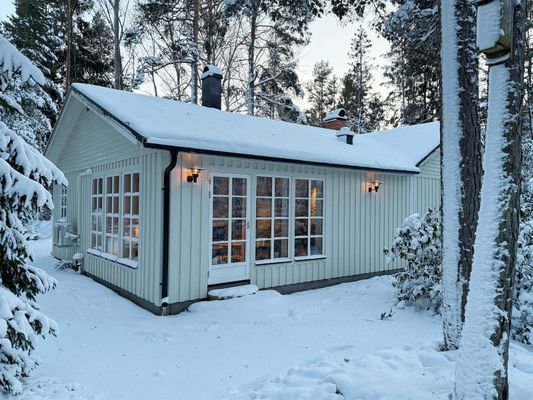 Modernt hus 100kvm havsnära i Grisslehamn