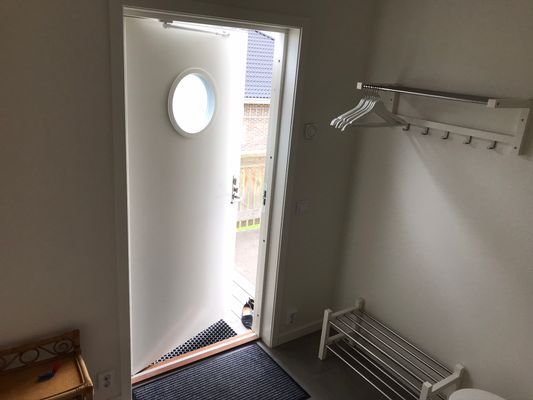 Hyr denna stuga i Öckerö på 60 m². 4 sängplatser. Pris ej tillgängligt. Se bilder och tillgänglighet här.