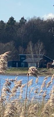 Modern villa med sjötomt och brygga - Bild 8