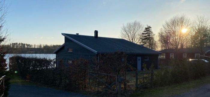 Modern villa med sjötomt och brygga - Bild 6