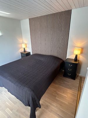 Modern villa med sjötomt och brygga - Bild 14