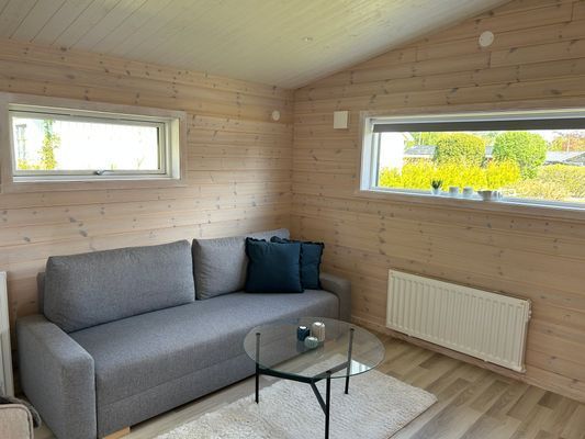 Hyr denna stuga i Halmstad på 30 m². 2-4 sängplatser. Från 5 000 kr per vecka. Se bilder och tillgänglighet här.
