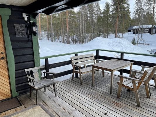 Hyr denna stuga i Hundfjället på 55 m². 4-6 sängplatser. 3 500 - 6 500 kr per vecka. Se bilder och tillgänglighet här.