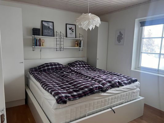 Mysig stuga i lugnare område, närhet till backar - Bild 13