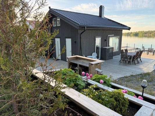 Björköfjärden — generös brygga & solnedgångar