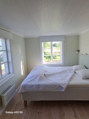 Charmig drängstuga från 1880 på hästgård - Orust - Bild 11