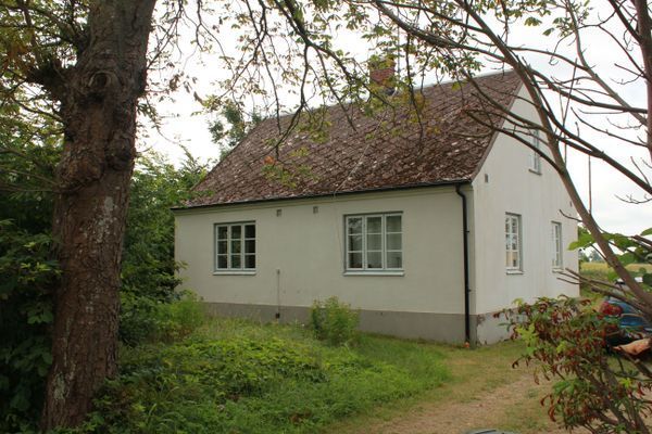 Hyr denna stuga i Bussjö på 90 m². 4-6 sängplatser. 6 800 - 7 800 kr per vecka. Se bilder och tillgänglighet här.