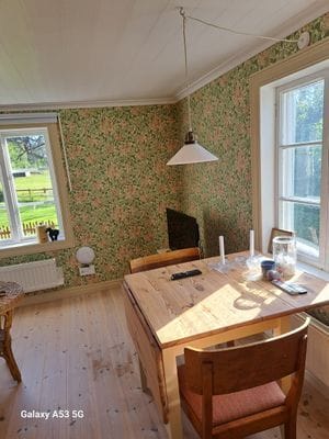 Charmig drängstuga från 1880 på hästgård - Orust - Bild 10