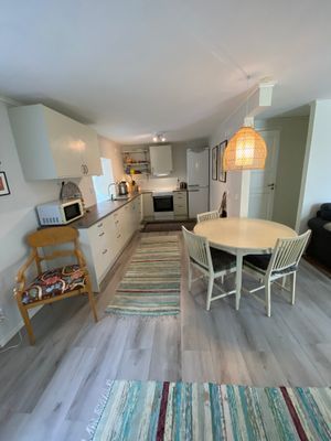 Cykelavstånd till allt - bo i hjärtat av Burgsvik - Bild 8