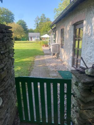 Hyr denna stuga i Burgsvik på 60 m². 3-8 sängplatser. Från 2 200 kr per dag. Se bilder och tillgänglighet här.