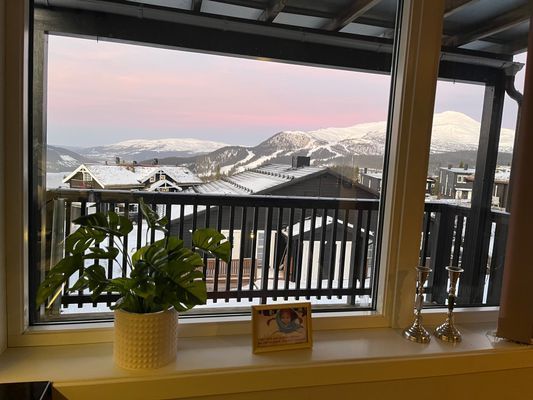 Hyr denna stuga i Åre på 70 m². 6 sängplatser. 3 500 - 17 000 kr per vecka. Se bilder och tillgänglighet här.