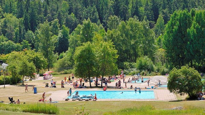 Rymligt hus nära bad och Stockholm city - Bild 21