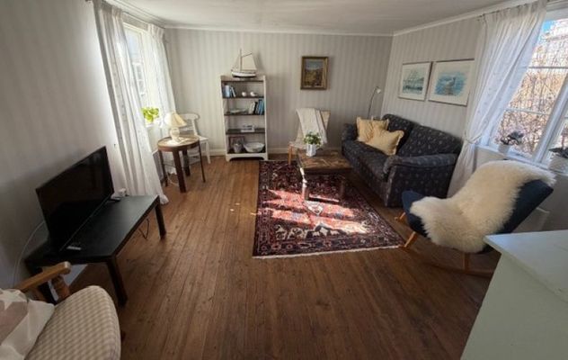 Hyr denna stuga i Skaftö på 40 m². 4-5 sängplatser. Från 7 500 kr per vecka. Se bilder och tillgänglighet här.