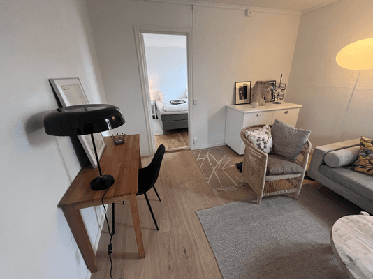 Hyr denna stuga i Västervik på 50 m². 2-3 sängplatser. 6 000 - 8 000 kr per vecka. Se bilder och tillgänglighet här.