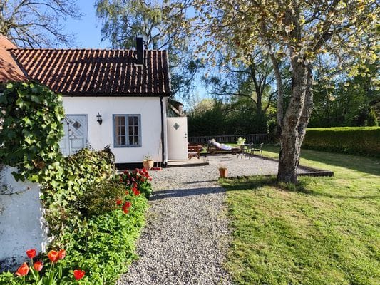 Bild 3 på Klassiskt kalkstenshus i Dalhem, Gotland