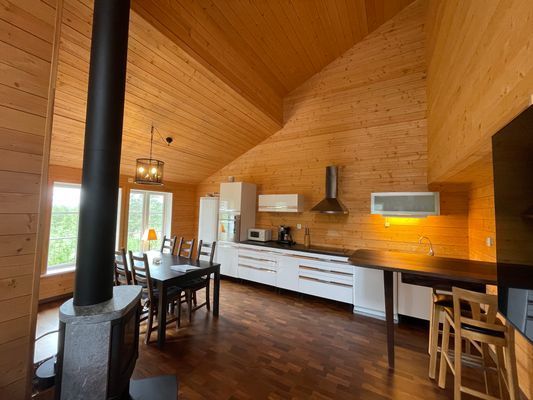 Hyr denna stuga i  på 65 m². 6 sängplatser. Pris ej tillgängligt. Se bilder och tillgänglighet här.