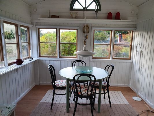 Nyrenoverat fritidshus i Håtö, mellan Norrtälje oc - Bild 9