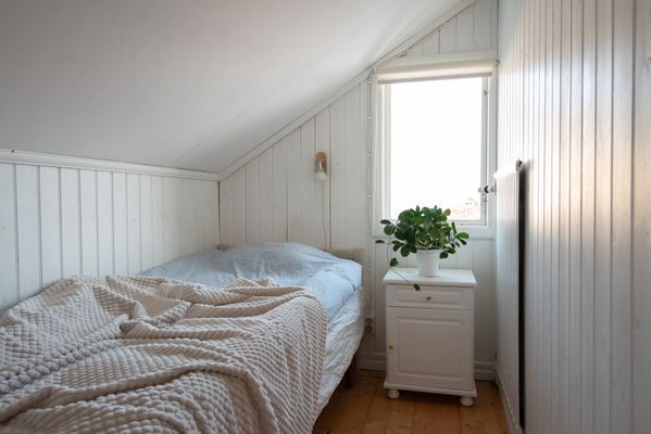 Hyr denna stuga i Hyssna på 140 m². 10 sängplatser. Från 11 000 kr per vecka. Se bilder och tillgänglighet här.