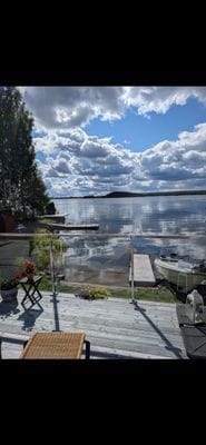 Stuga med egen sandstrand, bastu, brygga.