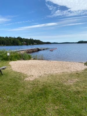 Stuga med sjöutsikt över vackra sjön Säven - Bild 12