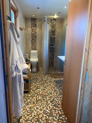 Hemtrevligt boende mitt på ön - Bild 13