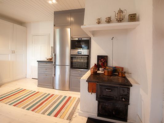 Bo mitt i naturen nära Kolmårdens djurpark.