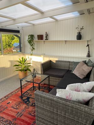 Stuga med sjöutsikt över vackra sjön Säven - Bild 6