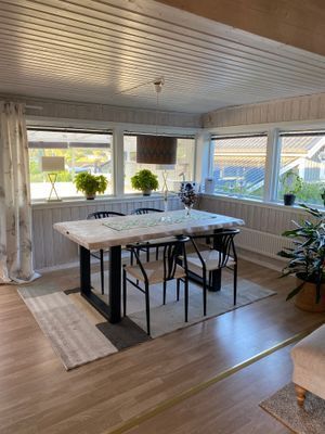 Stuga med sjöutsikt över vackra sjön Säven - Bild 8