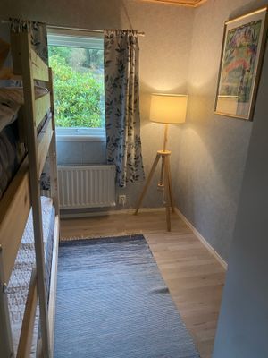 Hyr denna stuga i  på 65 m². 3 sängplatser. Pris ej tillgängligt. Se bilder och tillgänglighet här.