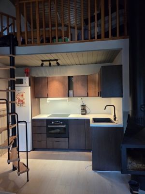 Hyr denna stuga i Gesunda på 63 m². 6 sängplatser. 7 000 - 9 500 kr per vecka. Se bilder och tillgänglighet här.