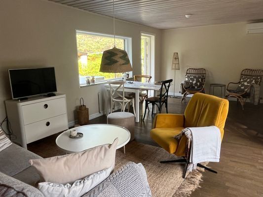 Bild 4 på Sommarstuga på stor privat tomt