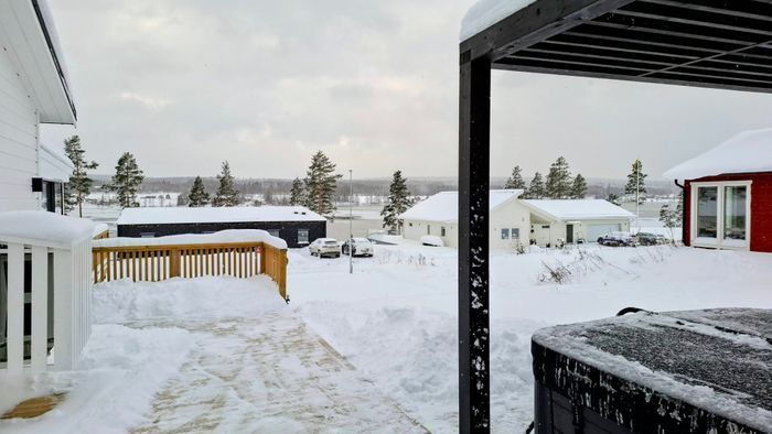 Modern Stuga med sjöutsikt, spa anläggning - Bild 49