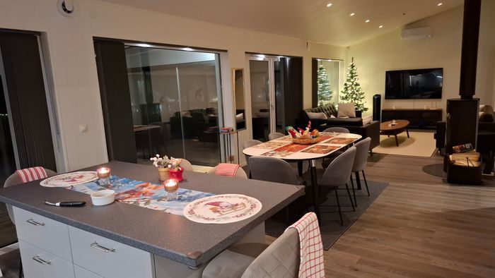 Modern Stuga med sjöutsikt, spa anläggning - Bild 51