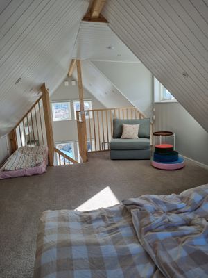 Hyr denna stuga i Hållnäs på 36 m². 6 sängplatser. Från 900 kr per dag. Se bilder och tillgänglighet här.