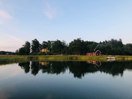 Stort skärgårdshus med egen strand brygga o bastu