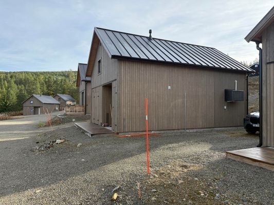 Fin stuga med bastu och ski-in-läge